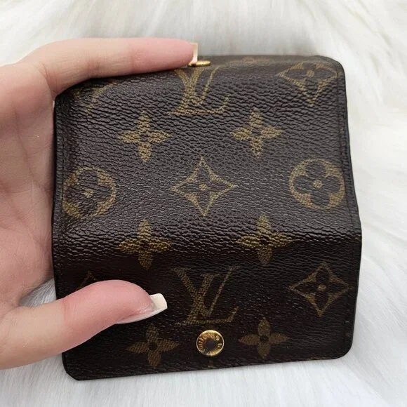 Louis Vuitton Monogram Key Case - Picture 15 of 15